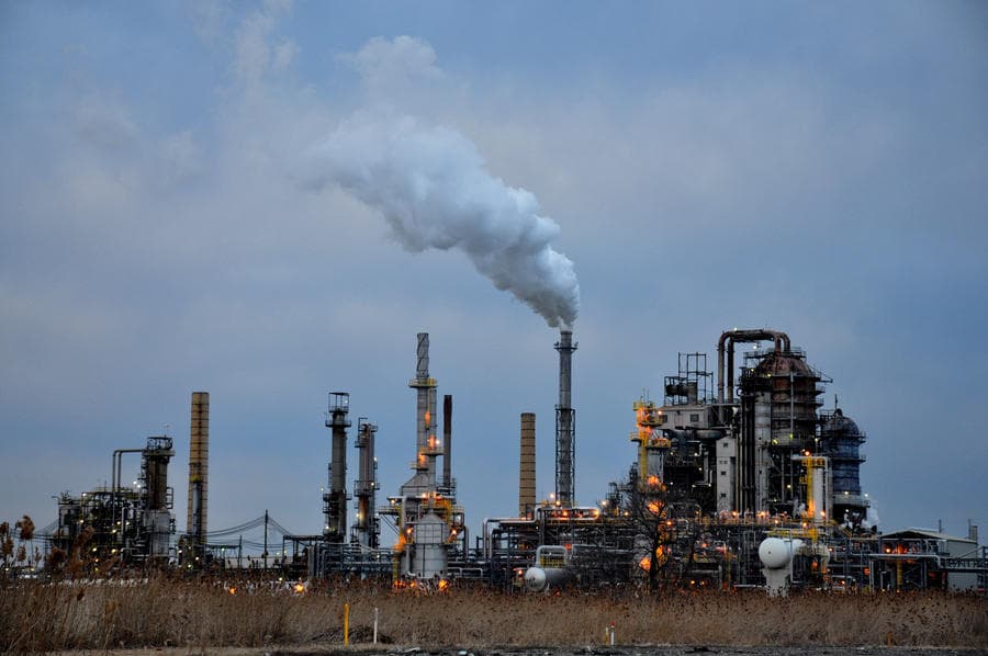 استقرار أسعار النفط  بعد موجة بيع