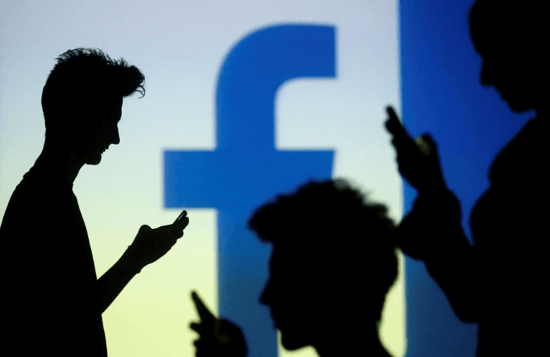 دولة غربية تمنع هذه الفئة من استخدام منصات التواصل