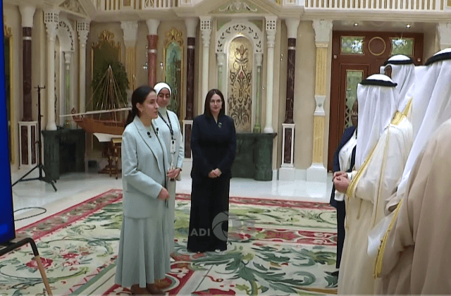 أمير الكويت يصحح لعالمة فيزياء طريقة لفظ اسم صحراء بالسعودية