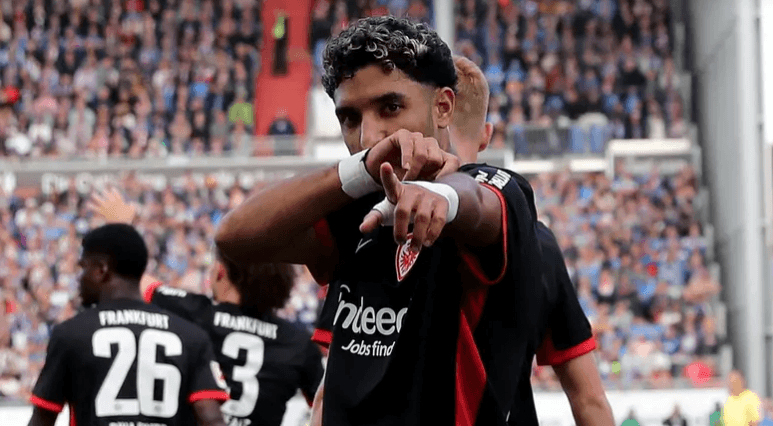 برشلونة يخطط لخطف المصري مرموش