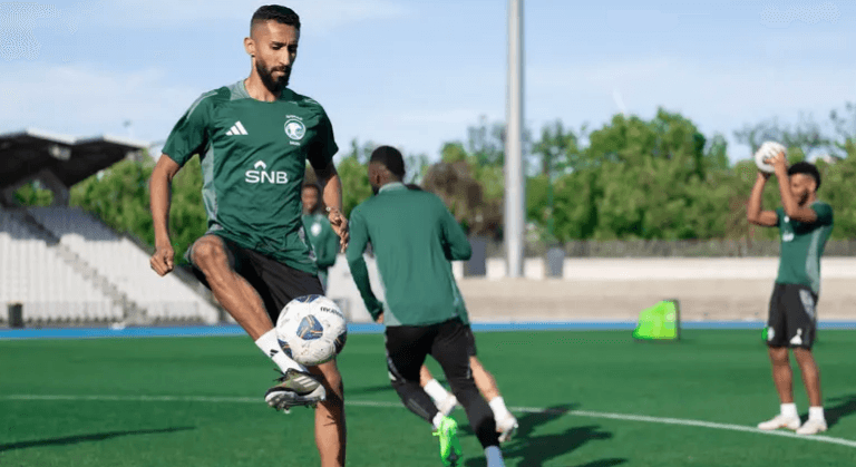 قبل مواجهة أستراليا.. سلمان الفرج يتعرض للإصابة