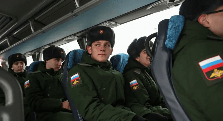 “تطوع مئات الرجال”.. كيف تستعد روسيا لمعركة الفصل؟