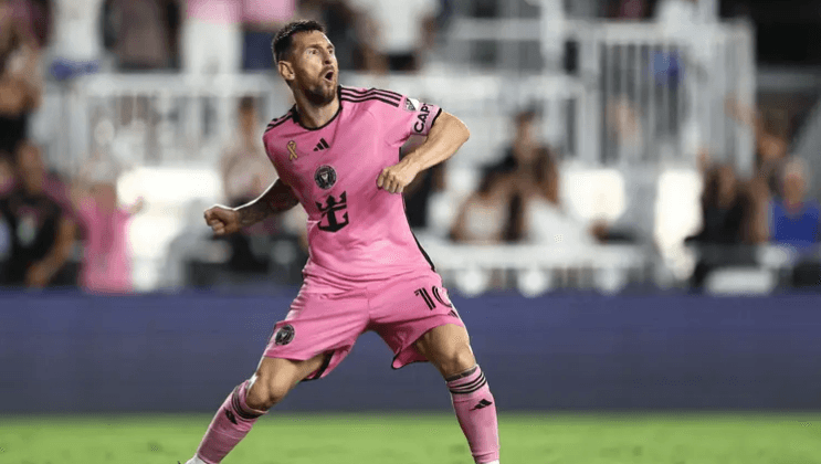 بالصور.. 11 لاعباً لجائزة “الأفضل”.. ماذا قالت “فيفا” عن ميسي؟