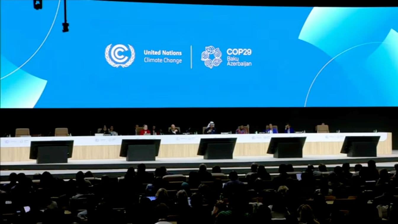 فيضانات مدمرة وحرائق مهلكة ومخاطر وجودية.. رسائل إلى “باكو”