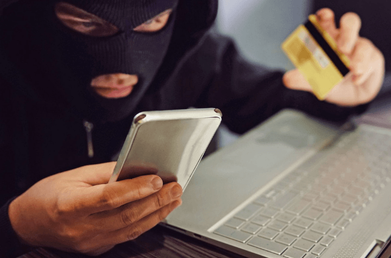 عملية احتيال عبر “واتساب” تكلف امرأة كل مدخراتها البنكية!