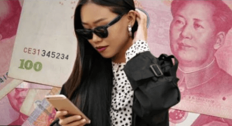 شاب يدفع لمشهورة مليوني ريال.. لهذا السبب