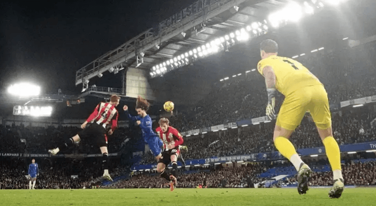 تشيلسي يهزم برنتفورد ويهدد صدارة ليفربول