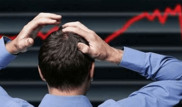 شبح أزمة مالية عالمية في العام 2025.. ما سببها؟