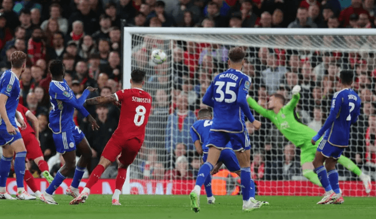 لأول مرة منذ موسم 2020-2021.. ليفربول يستضيف ليستر