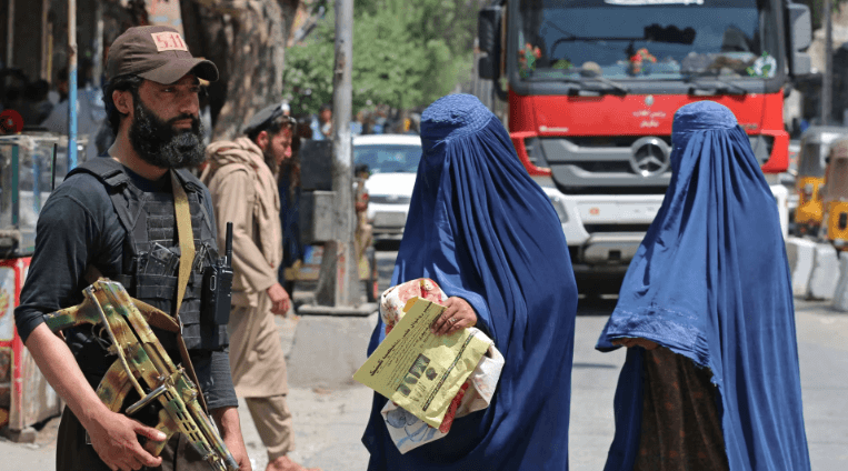 طالبان تحذر المنظمات غير الحكومية التي توظف النساء.. لهذا السبب