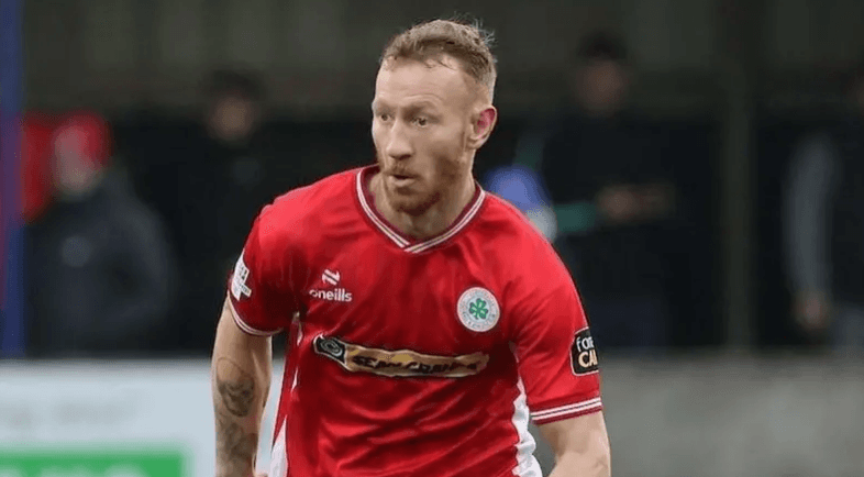 وفاة لاعب منتخب أيرلندا في يوم ميلاده الـ 27