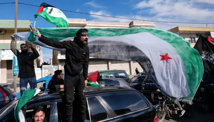 بعد اشتباكات الحدود.. الشرع يتحدث لميقاتي ويدعوه لزيارة سوريا