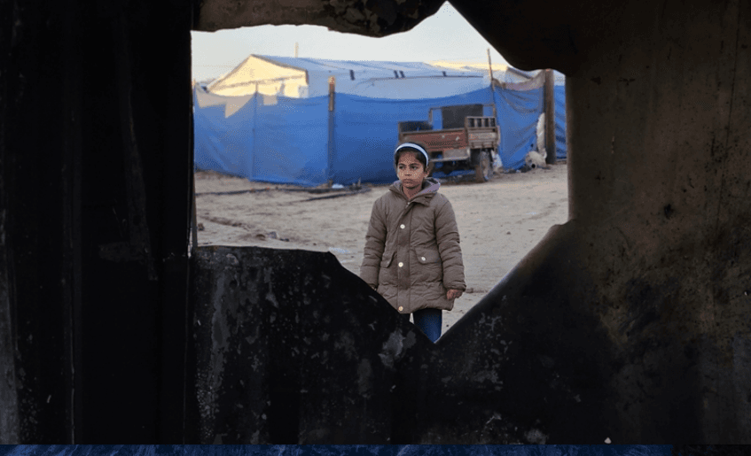 اتفاق غزة المرتقب.. أطفال يتصيدون بسمة والحزن لا يغيب