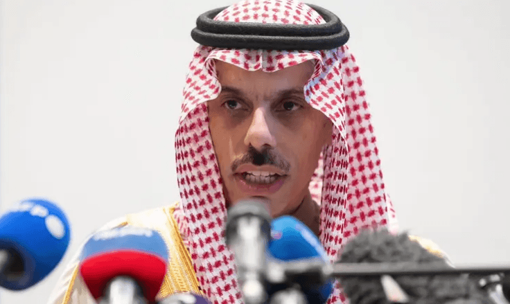 الرياض والدوحة تمولان رواتب السوريين لإنعاش الاقتصاد بعد الأسد