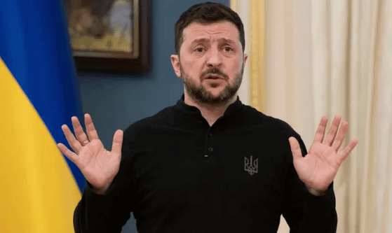 زيلينسكي يدعو إلى إنهاء الحرب دون هدايا لبوتين