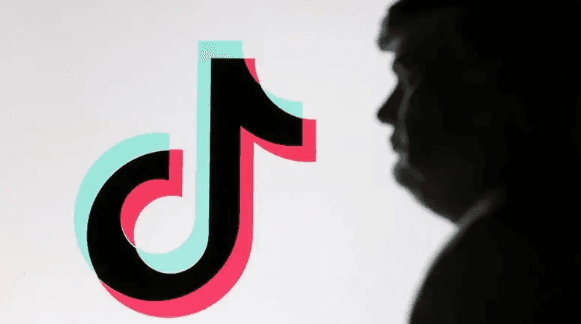 ترامب يربط صفقة “تيك توك” باتفاق تجاري مع الصين