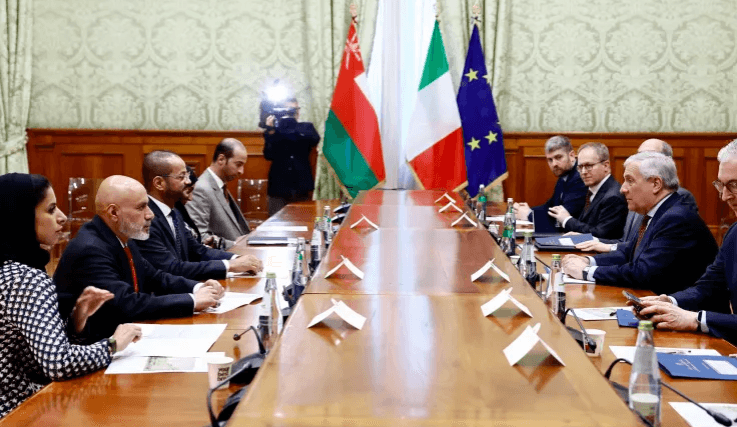 “مرحلة حاسمة”.. هل تنجح “محادثات روما” بين أميركا وإيران؟