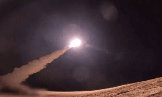 الحوثيون يهدّدون نتنياهو.. تصعيد يمني يربط غزة بإسرائيل