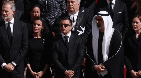 بينهم ولي عهد أبوظبي.. صور أمراء وشيوخ ورؤساء وملوك بجنازة البابا