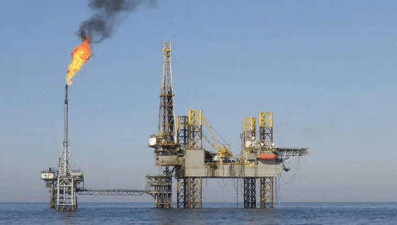 أسعار النفط على وشك تكبّد أكبر خسارة في 4 سنوات