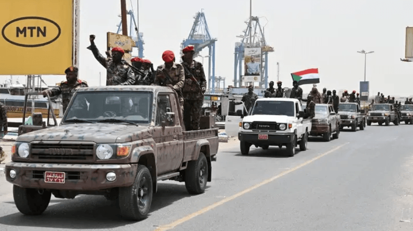 السودان.. 5 مسيرات تستهدف مطار بورتسودان