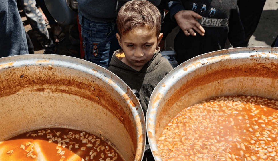 لماذا رفضت الأمم المتحدة خطة أميركا الجديدة لمساعدات غزة؟