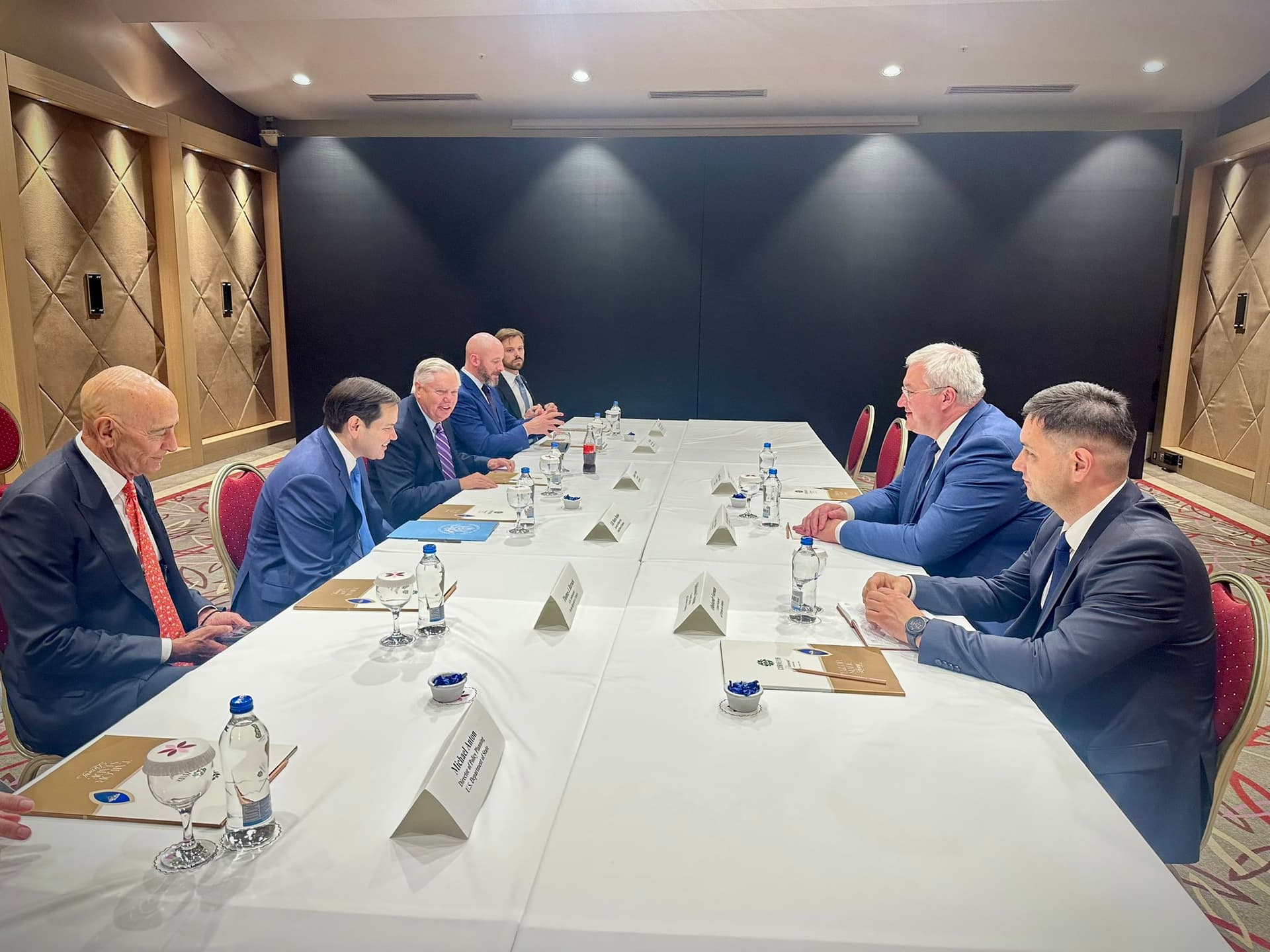 غياب ترامب وبوتين عن محادثات أوكرانيا