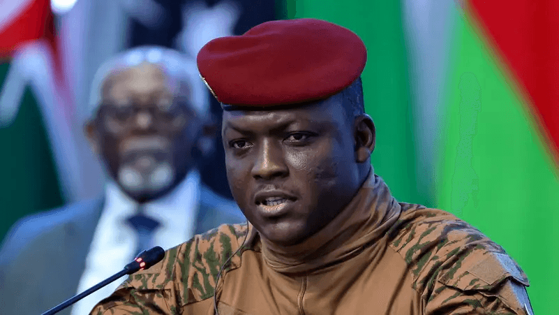 القاعدة تشن هجوماً عنيفاً على بوركينافاسو