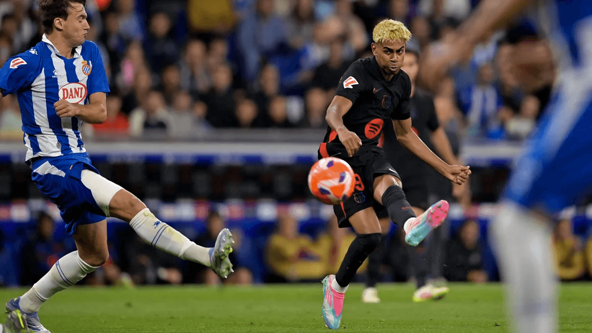 لامين يامال 17 عامًا يبحث عن الإثارة