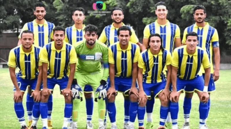 مشجع مصري يرقص عارياً يشعل تفاعلاً