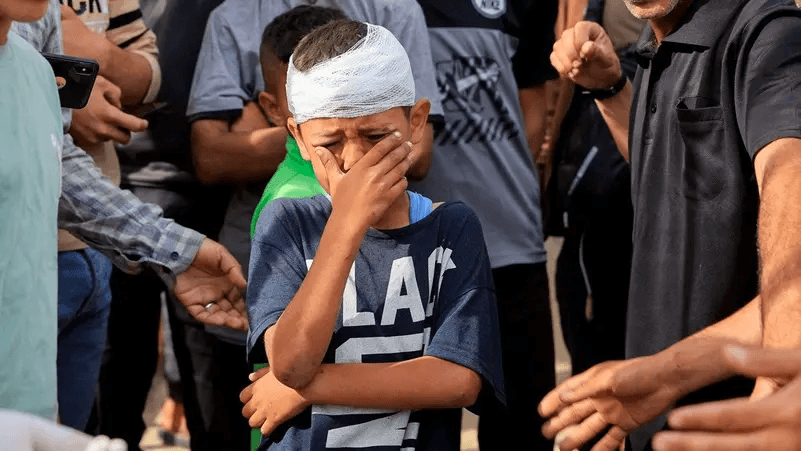 مدرسة الموت.. 40 روحًا تزهق في قصف إسرائيلي جديد على غزة