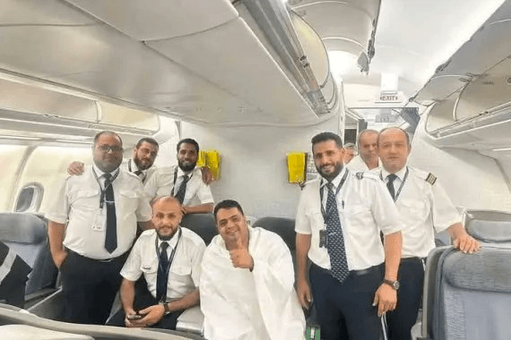 فيديو|”ماذا بينك وبين الله؟”.. مشهد الحاج الليبي الذي أبكى الملايين!