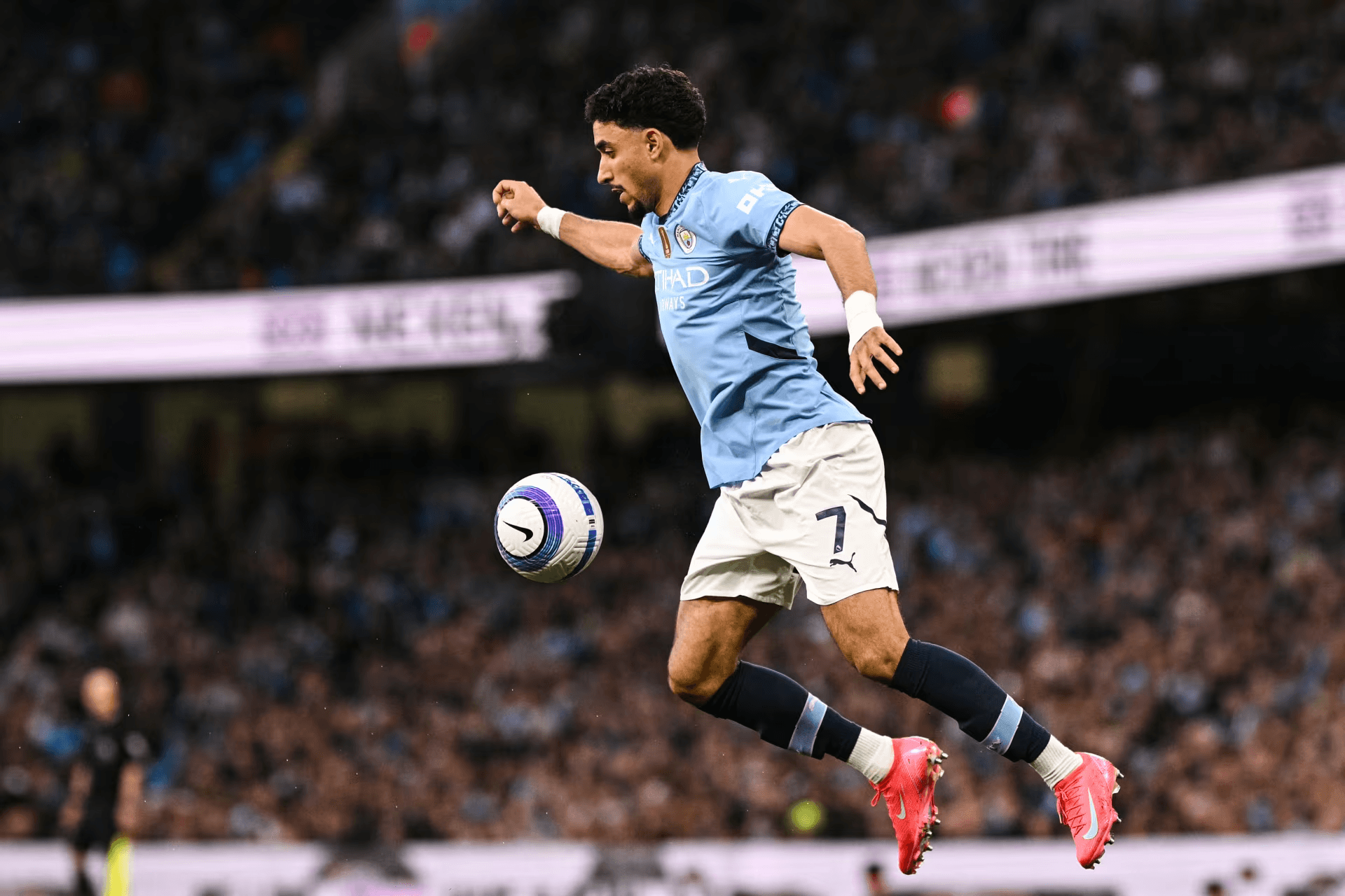 مرموش يُحلق في البريميرليج.. هدف الموسم على خطى صلاح!