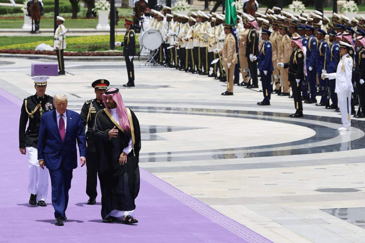 بالصور.. كيف استقبلت السعودية ترامب؟