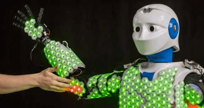 الصين تُشعل سباق البشر الآليين.. من يملك مستقبل الذكاء؟