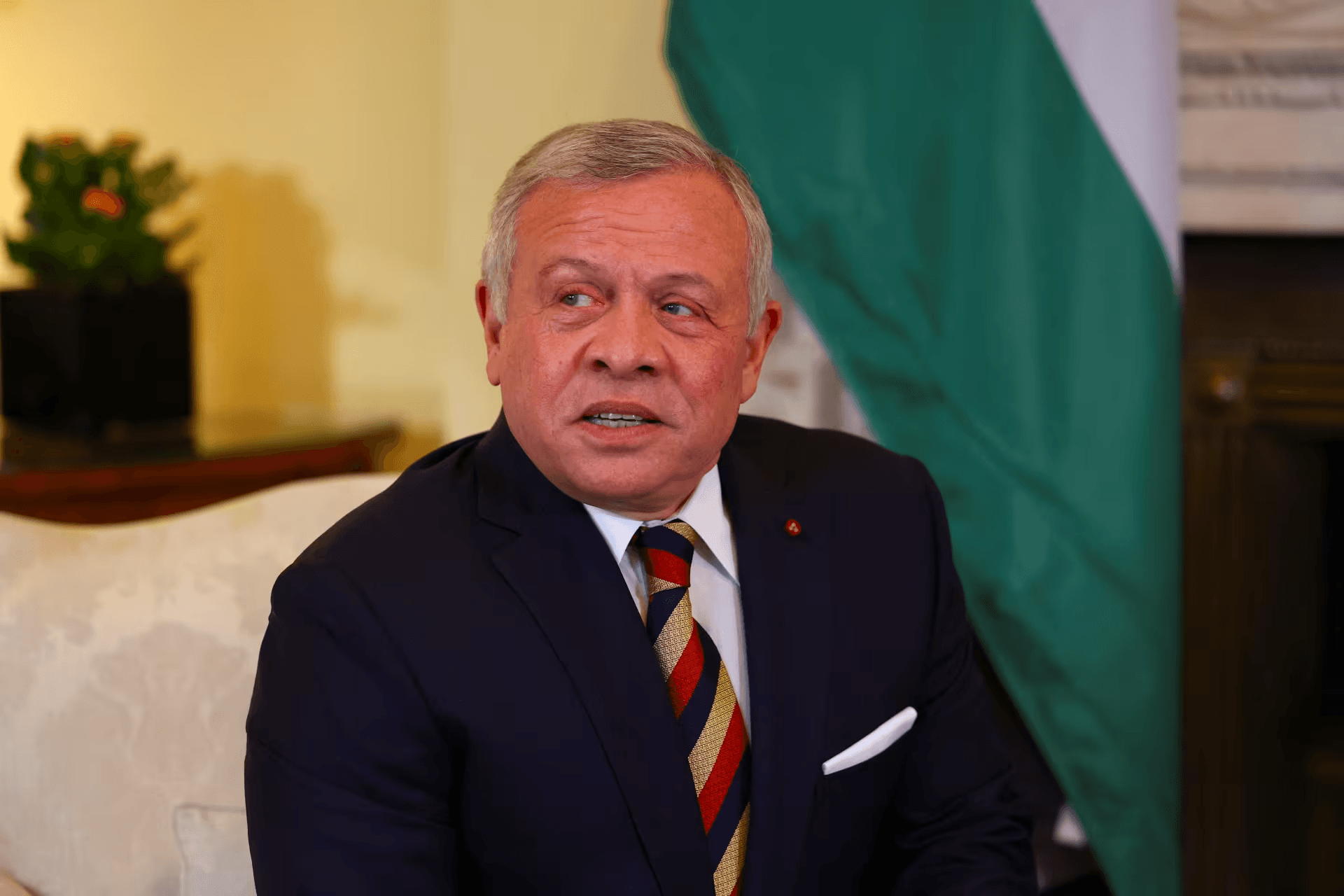 الملك عبدالله يُشعل المنصات بعد تأهل النشامى لكأس العالم