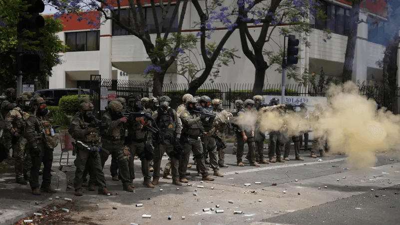 ترامب يزج بـ2000 جندي إلى لوس أنجلوس.. هل بدأت “حرب الهجرة”؟