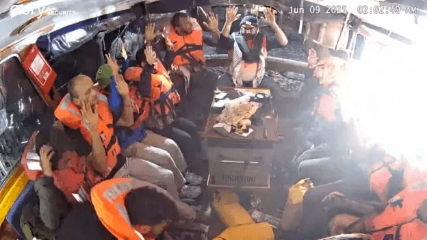 إسرائيل تعترض سفينة مادلين: صدام جديد مع أسطول الحرية في طريقه إلى غزة