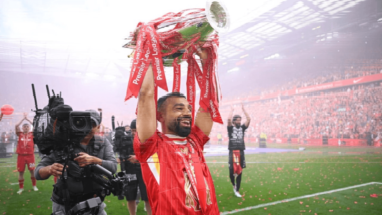 محمد صلاح يعادل جيرارد: “ملك ليفربول” الجديد يتوج بالجائزة الخامسة!