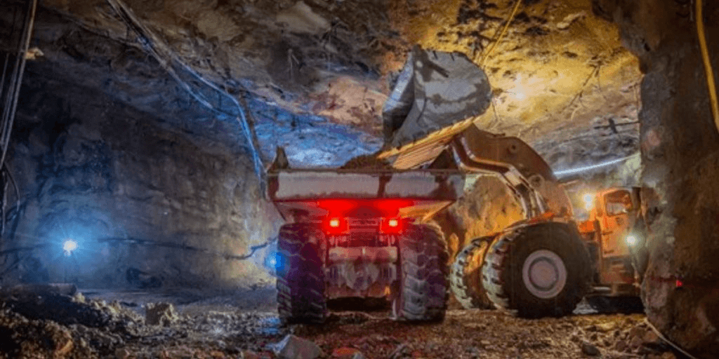 النحاس.. هل يصبح “عنق الزجاجة” في سباق الطاقة النظيفة؟