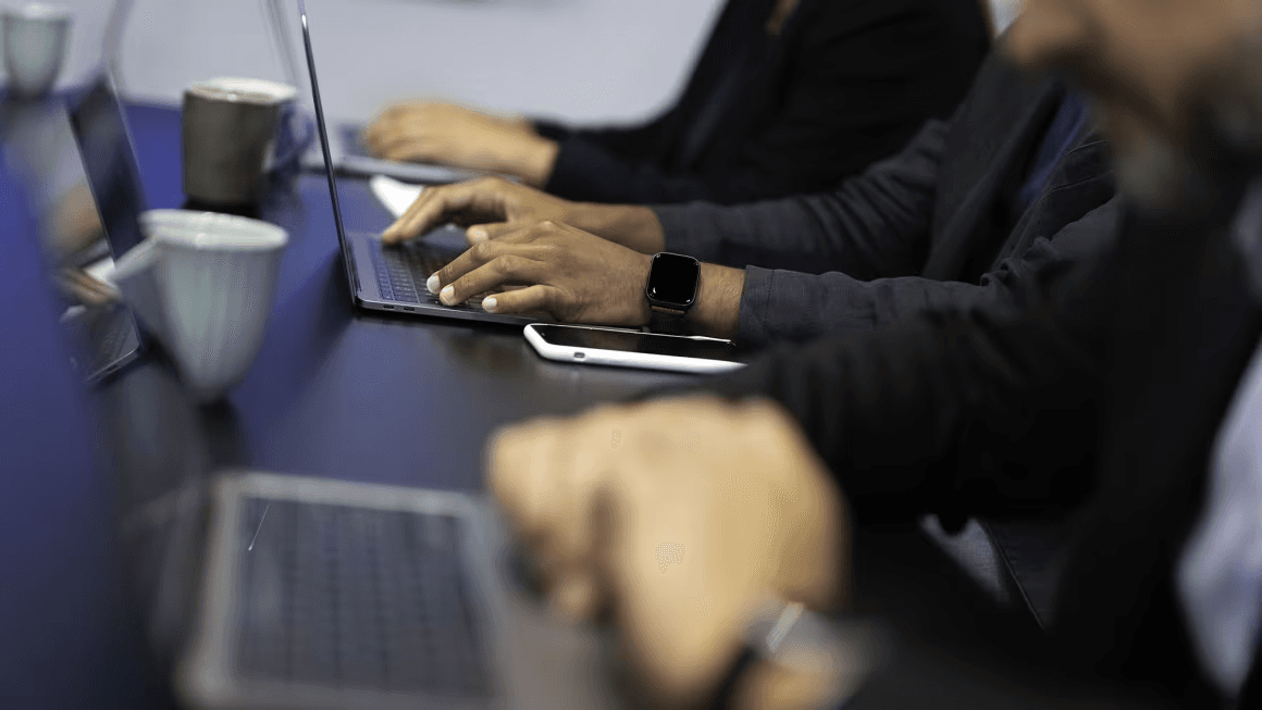 هل يتفوق الذكاء الاصطناعي على البشر قريبًا؟ اكتشف الحقيقة الآن!