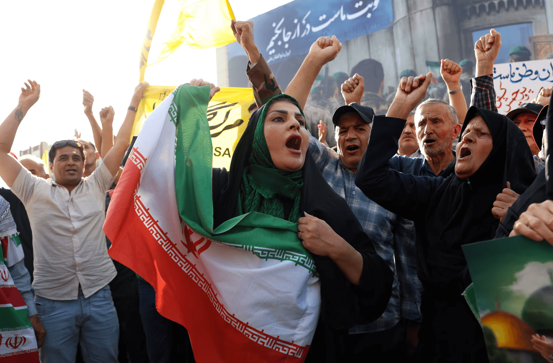 قصف النووي وتهديد النظام.. ترامب يفجّر التوتر وطهران تلجأ لبوتين