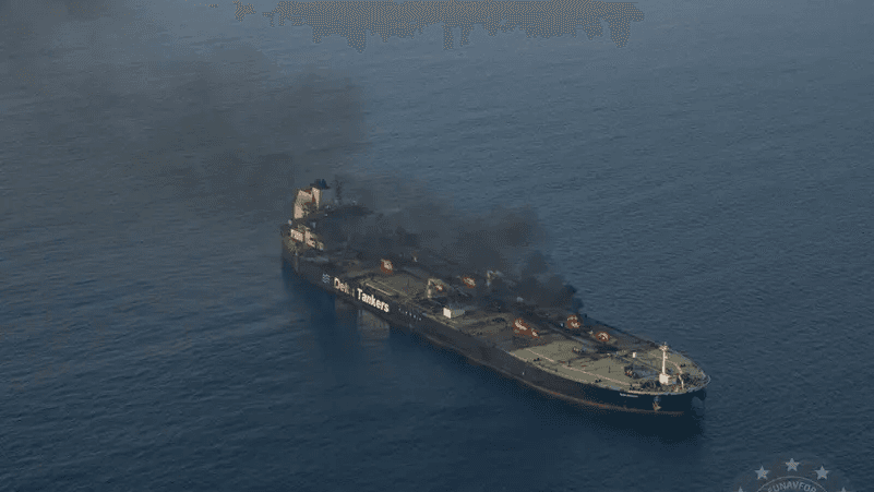 هل يشعل الحوثيون “حرب الناقلات” مجددًا في البحر الأحمر؟ هجوم الحديدة يعيد كوابيس 2019