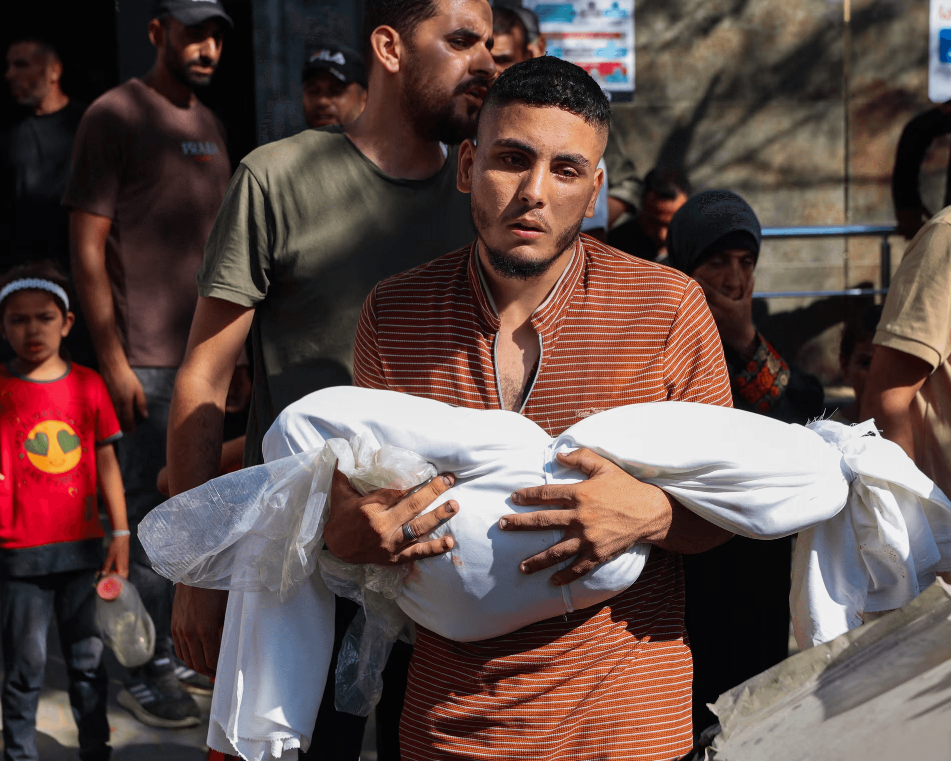 إسرائيل تبيع دماء غزة.. من يشتري؟