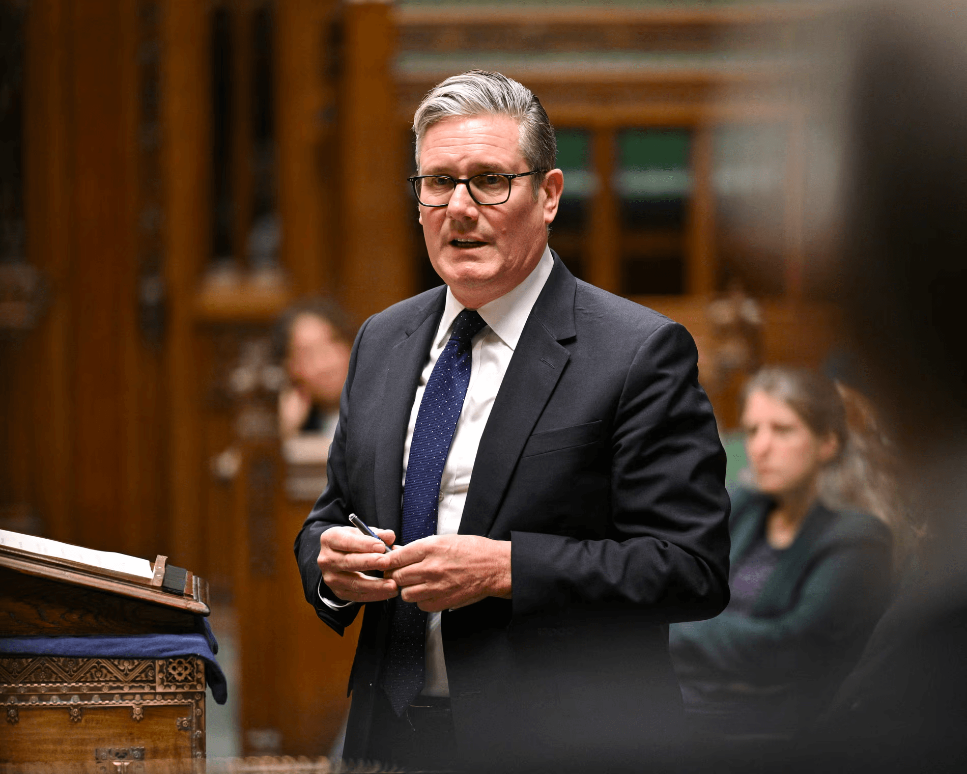 تصريحات ستارمر ترفع السندات البريطانية بعد اضطرابات حادة في السوق!