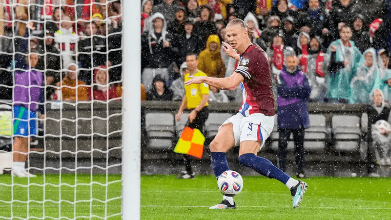 هالاند يغير اسمه على قميص منتخب النرويج