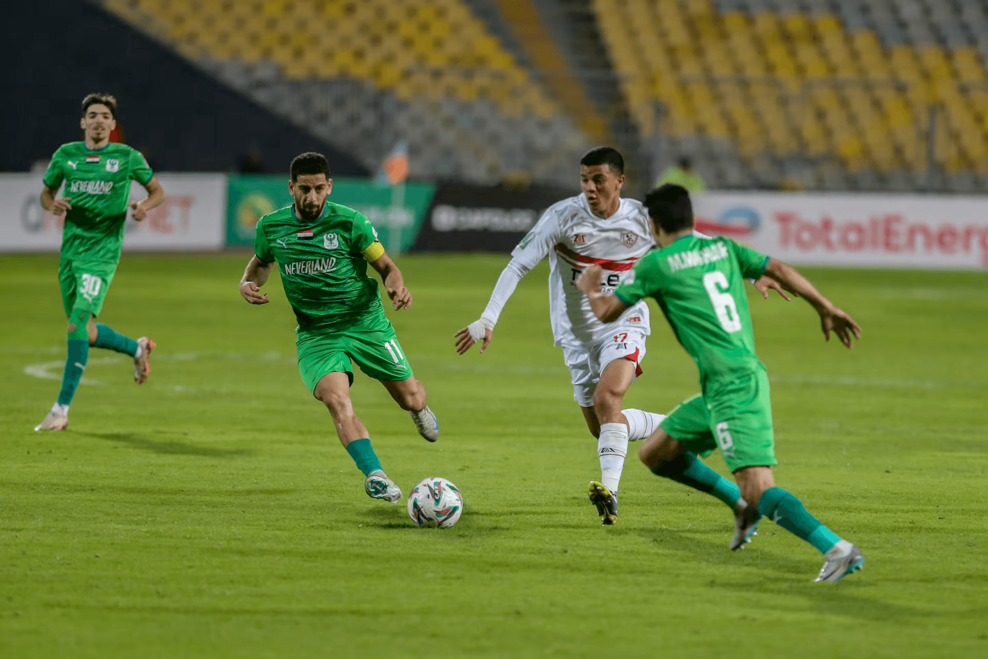 شاهد: معجزة شحاتة من منتصف الملعب تشعل الدوري بهدفٍ عالمي