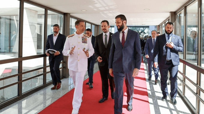 الجيش السوري يحقق خطوة تاريخية.. كوبر يشيد بدمج الفصائل المسلحة