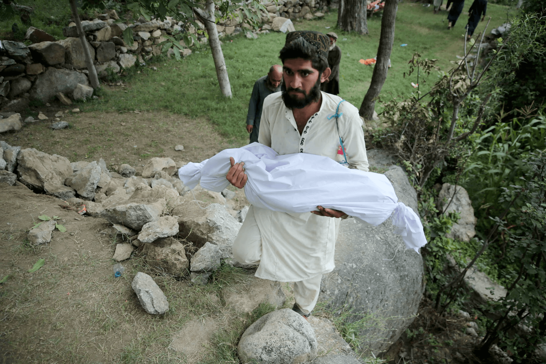 كارثة في أفغانستان: أكثر من 4,000 قتيل وجريح بعد زلزال قوي