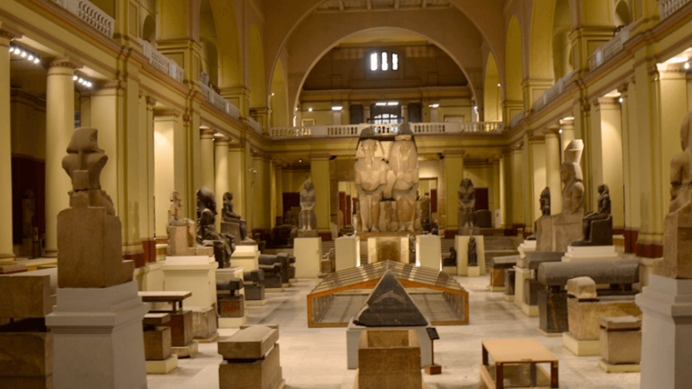 سرقة سوار ذهبي فرعوني بالمتحف المصري.. السلطات تبحث عنه